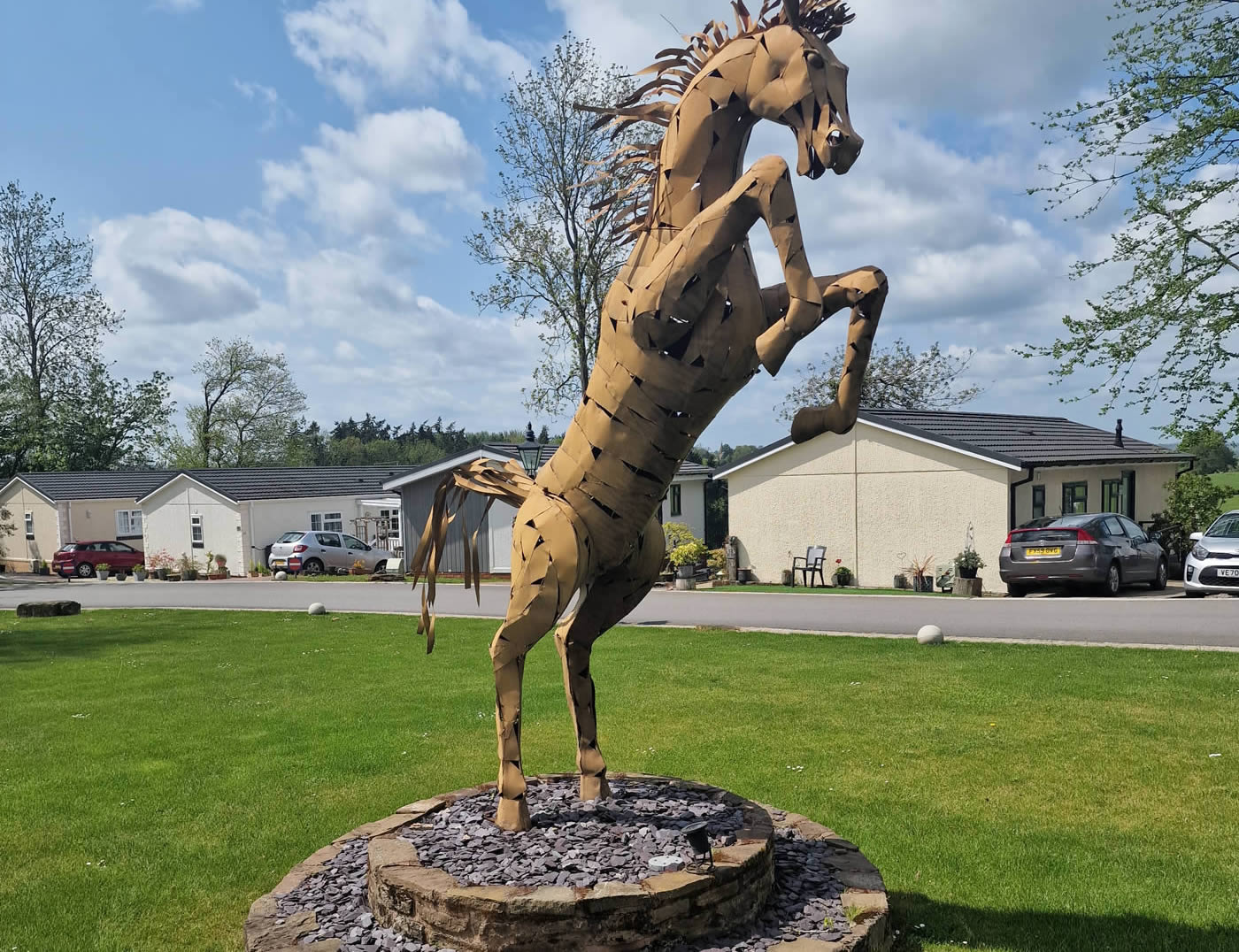 Willerby Hazlewood ECS23 on Saltmarshe Castle Park Statue Horse