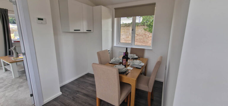 Mockba Verona on Saltmarshe Park Dining Area