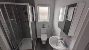 28ECS Jans Modular Park Home On Saltmarshe Castle Bathroom