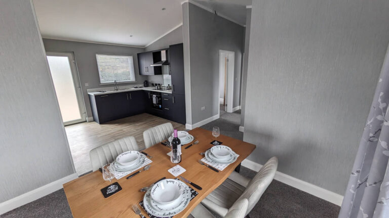 28ECS Jans Modular Park Home On Saltmarshe Castle Dining Room 2