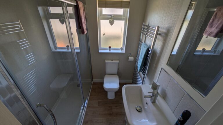 Omar Newmarket on Oakfield Park Bathroom.