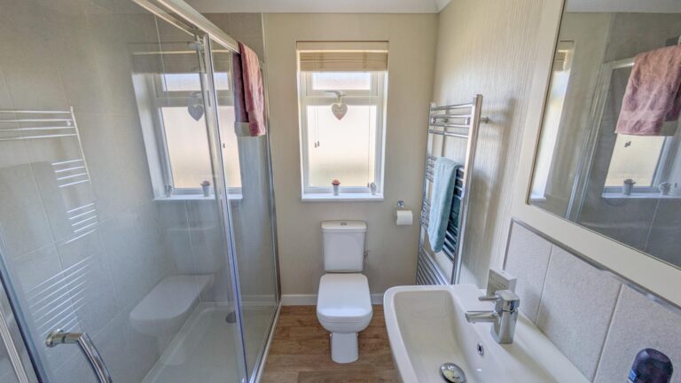 Omar Newmarket on Oakfield Park Bathroom New