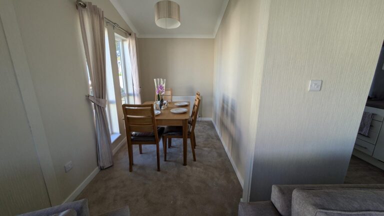 Omar Newmarket on Oakfield Park Dining..