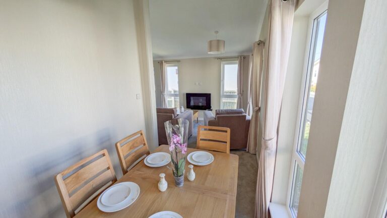 Omar Newmarket on Oakfield Park Dining New