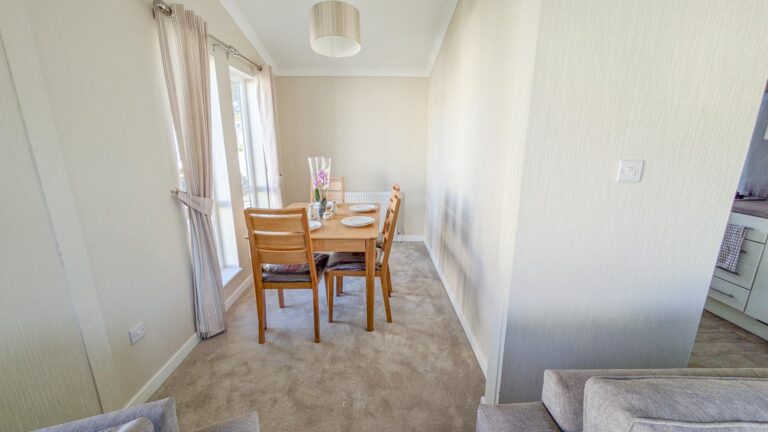Omar Newmarket on Oakfield Park Dining View New