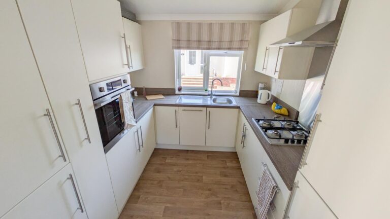 Omar Newmarket on Oakfield Park Kitchen New