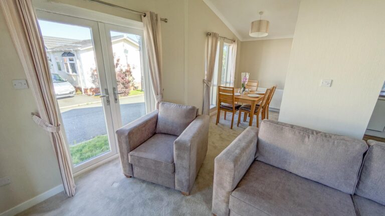 Omar Newmarket on Oakfield Park Living-Dining New