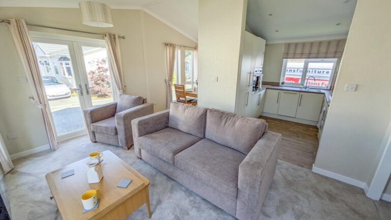 Omar Newmarket on Oakfield Park Living-Kitchen New