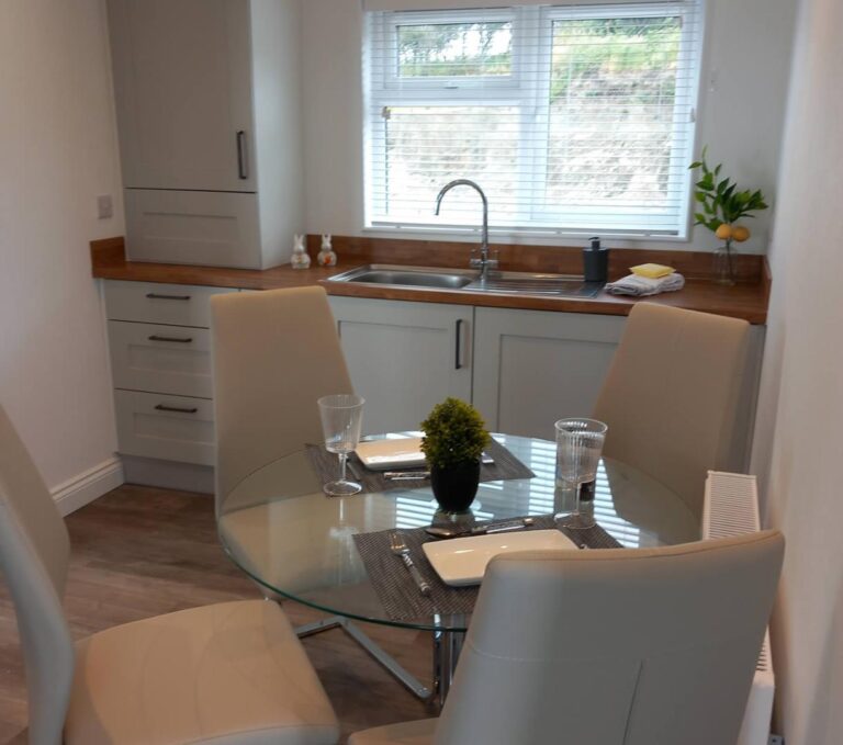 Tingdene Cosgrove on Willow Dining2