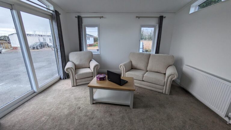 Tingdene Cosgrove on Willow Lounge 2