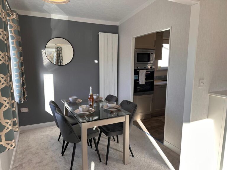 04 Pemberton Kingsdale Dining