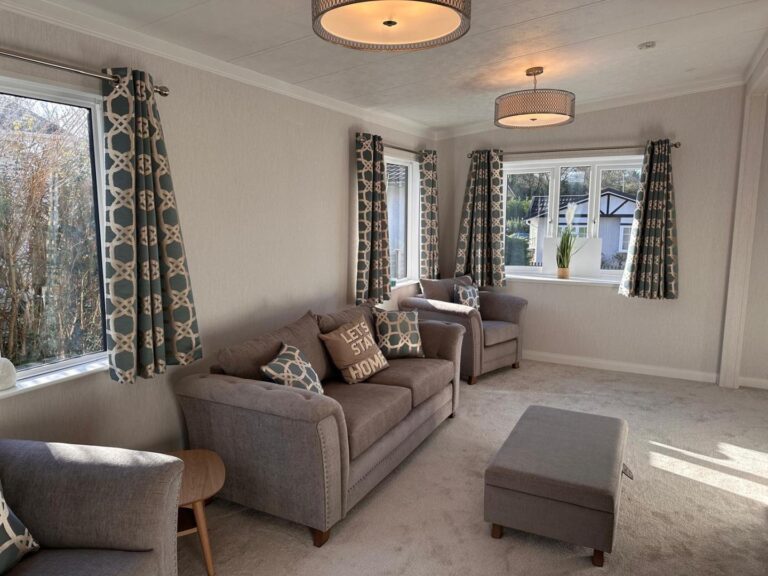 04 Pemberton Kingsdale Living.