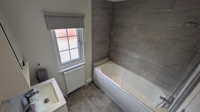 ECS43 Willerby Hazlewood in Saltmarshe Castle Park Bathroom.