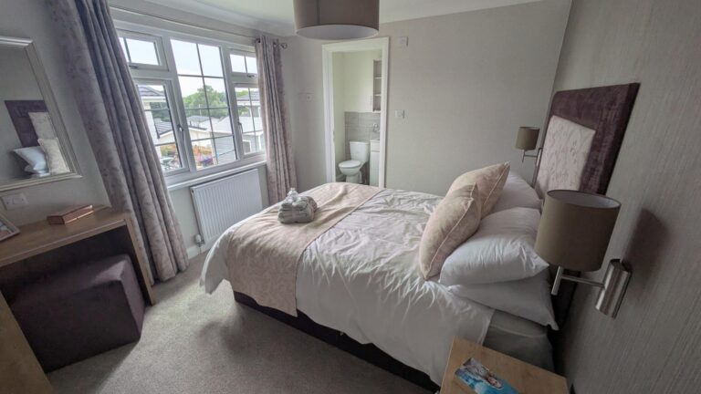 ECS43 Willerby Hazlewood in Saltmarshe Castle Park Bedroom