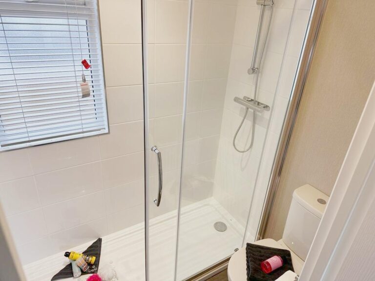 New Omar Regency on Radcliffe Park Living Bathroom