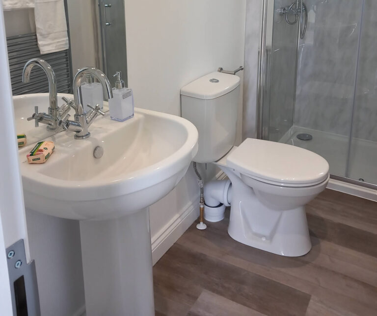 Tingdene Cosgrove in Willow Park Bathroom