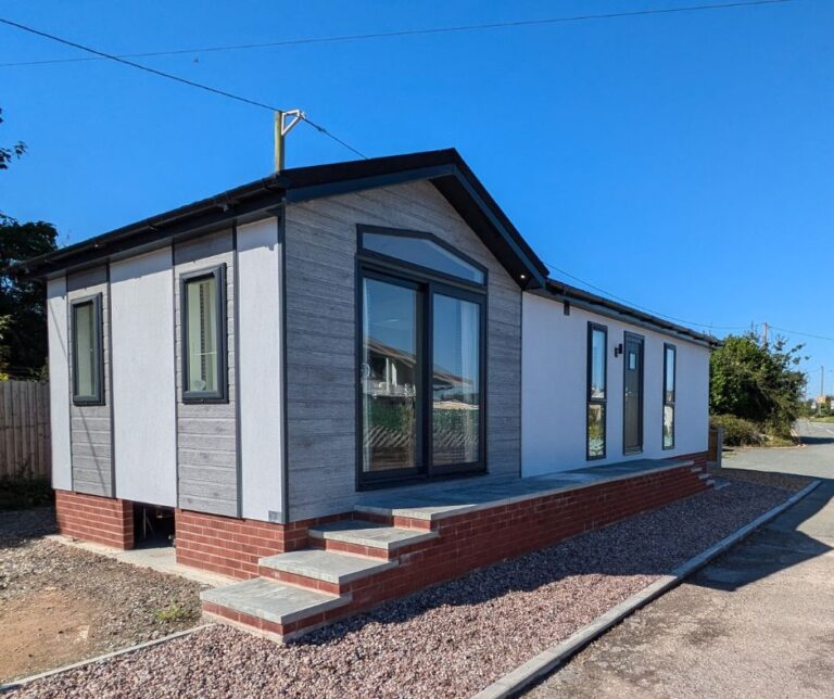 Tingdene Cosgrove in Willow Park Exterior View 3