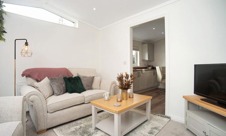 Tingdene Cosgrove in Willow Park Lounge
