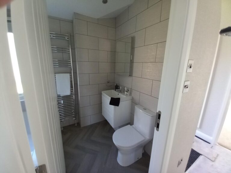 01 Willerby Delamere Bathroom