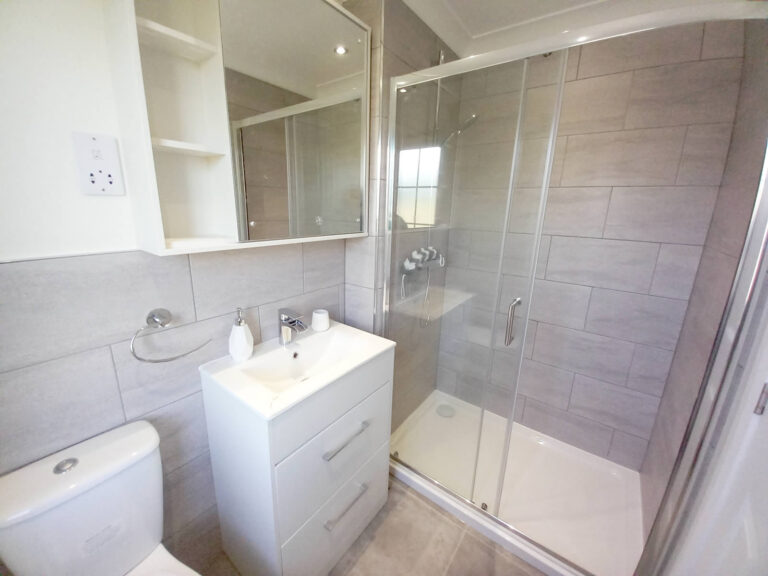 32 Tranquility Park Willerby Hazelwood Shower Room