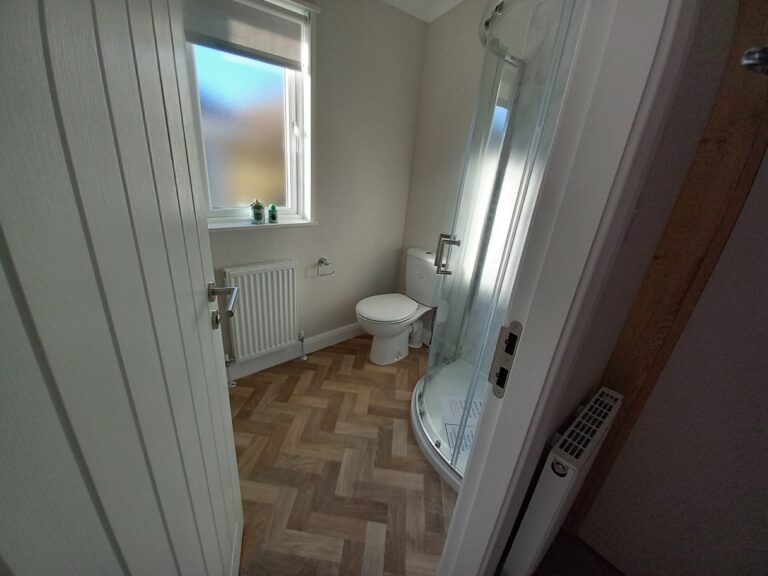 02 Willerby Kingswood Bathroom