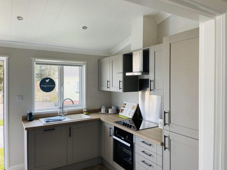 16 Willerby Kingswood Kitchen
