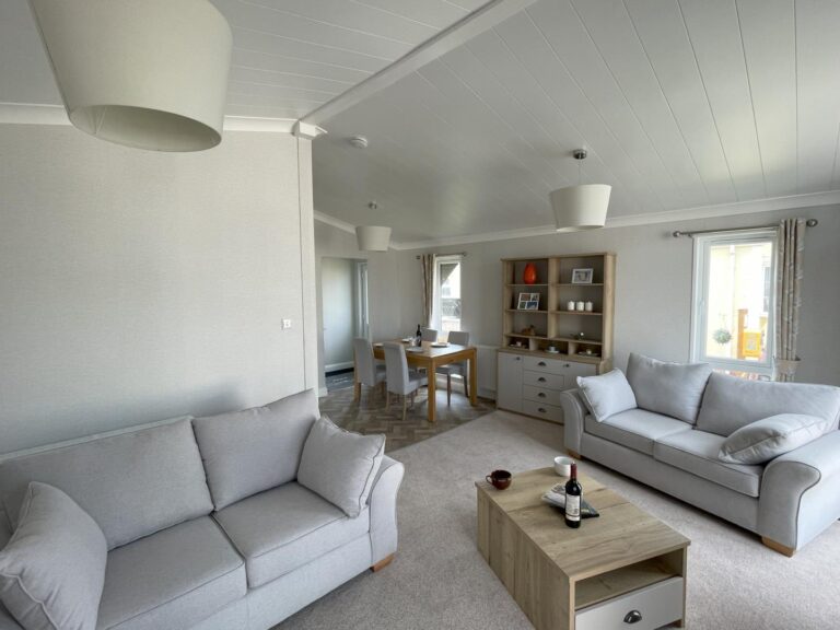 16 Willerby Kingswood Living.