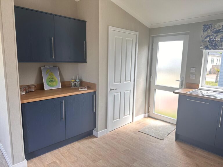 35 Omar Westbury Kitchen..