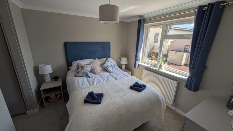 39 ECS Omar WEstbury Bedroom2