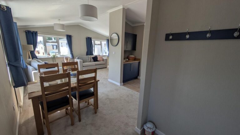 39 ECS Omar WEstbury Dining