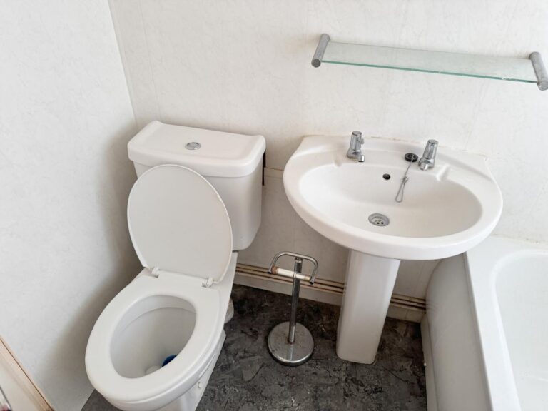 New 9 Preloved Bannister Drive Bathroom