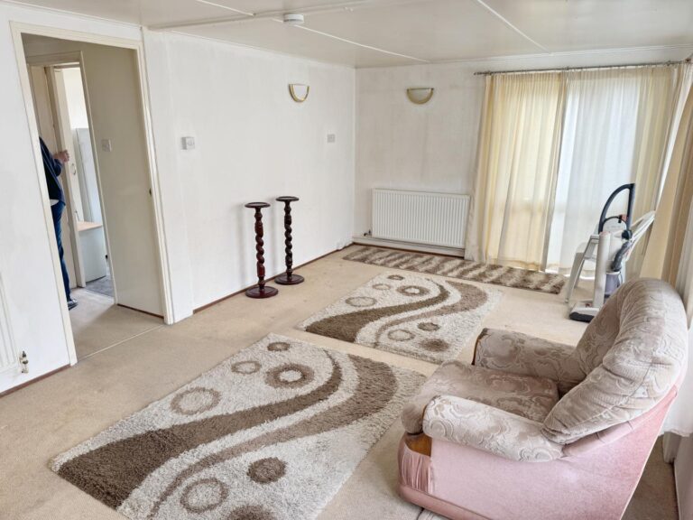New 9 Preloved Bannister Drive Living.