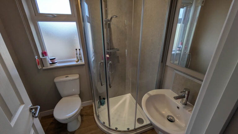 Omar Westbury on Westover Park - Shower