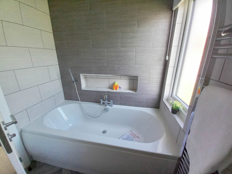 01 Tranquility Park Willerby Delamere Bathroom View