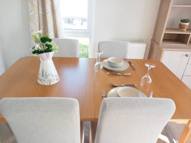 02 Willerby Kingswood Dining Table