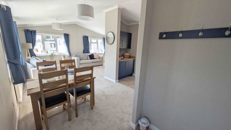 39 ECS Omar Westbury Dining Area