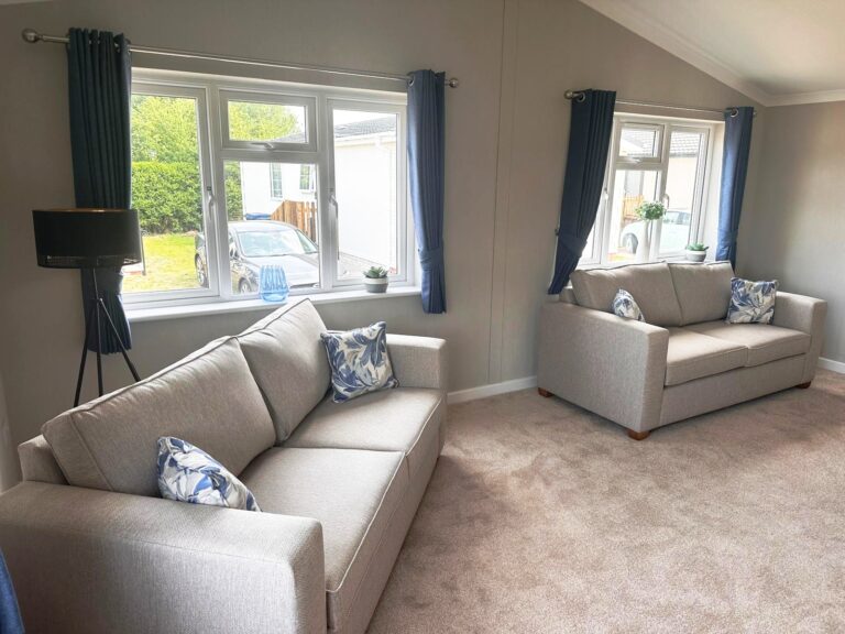 New 35 Omar Westbury Living..