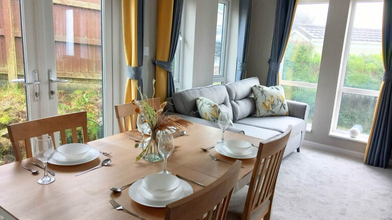 Omar Newmarket in Cornwall Dining Area