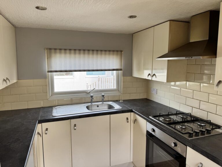 24 Ellis Drive in Oakfield Kitchen