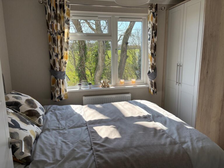 80 Blueleighs Park Bed