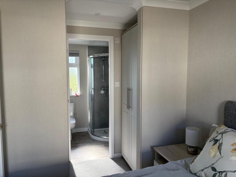 80 Blueleighs Park Hallway