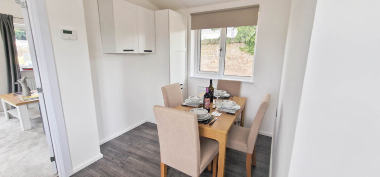 Mockba Verona on Saltmarshe Park Dining Area