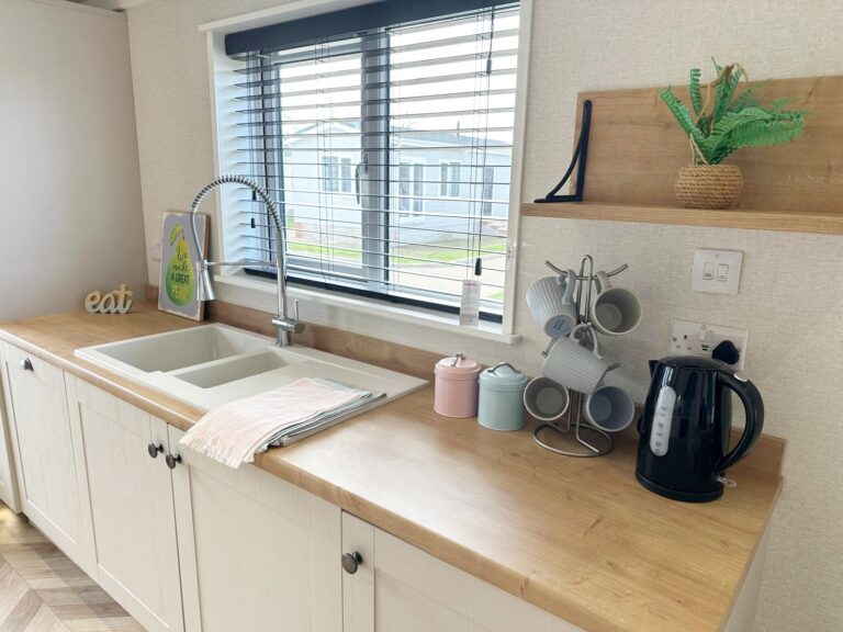 New 45x20 Willerby New Forest Kitchen