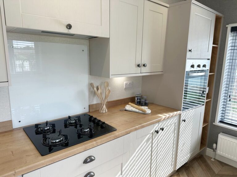 New 45x20 Willerby New Forest Kitchen.