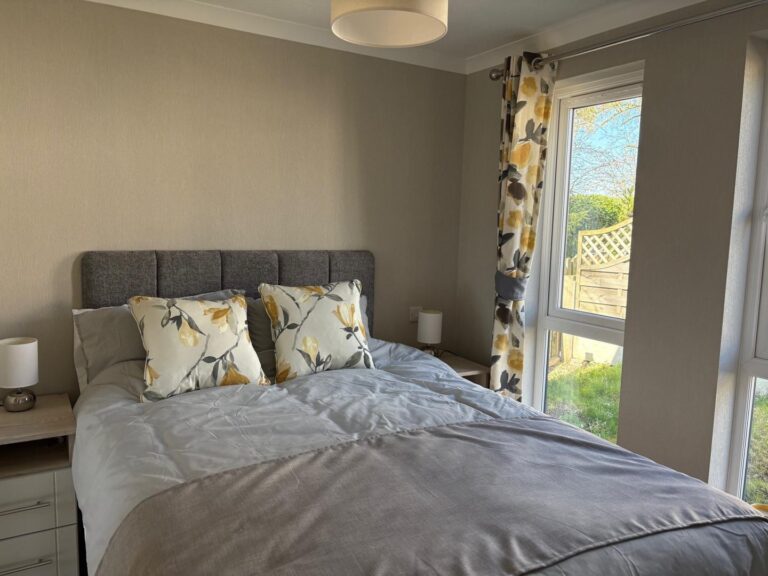New 80 Blueleighs Park Bedroom 1