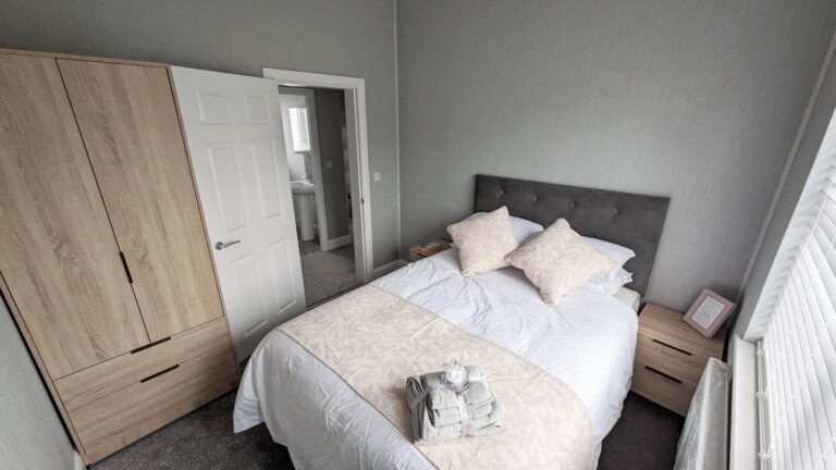 New Jans Modular on Saltmarshe Castle Bedroom
