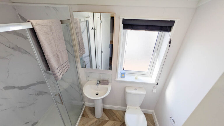 Willerby New Forest on Saltmarshe Park Herefordshire - Shower