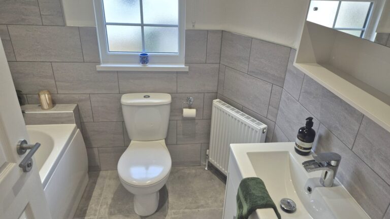 Park Home on Beechfield Park West Sussex - Bathroom