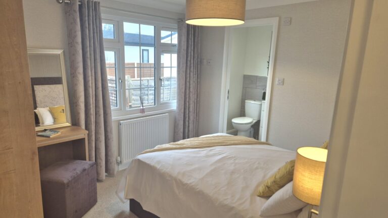 Park Home on Beechfield Park West Sussex - Bedroom to Enquite