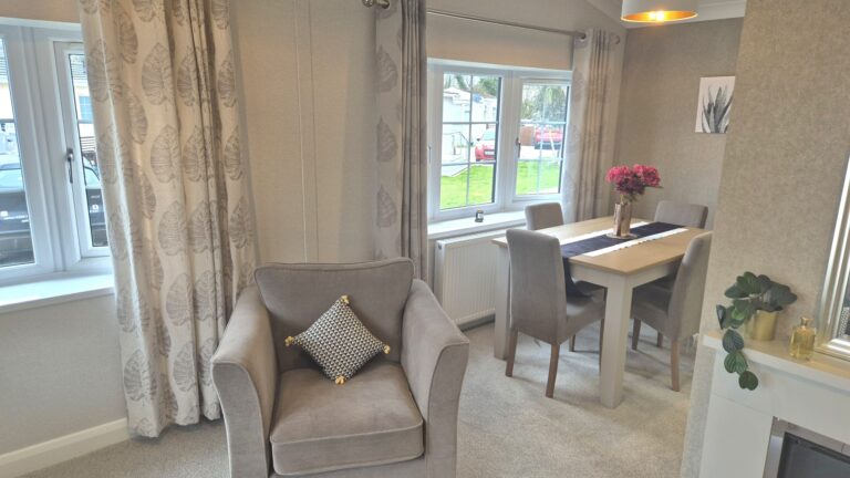 Park Home on Beechfield Park West Sussex - Lounge